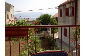 Kroatija Privát Sućuraj, Eksterjeras